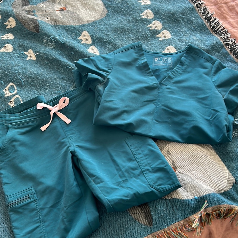 FIGS teal scrub set S pants XS top